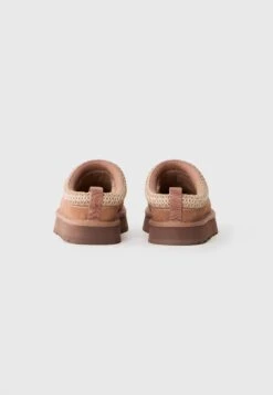 Ugg TAZZ UNISEX - Clogs - Rocky Oak 13 Ugg TAZZ UNISEX - Clogs - Rocky Oak -Shein Fashion Store ce495802d30c44c0804e24cc71005a4a