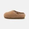 Ugg TASMAN MAXI CURLY UNISEX - Slippers - Chestnut