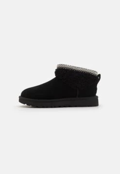 Ugg CLASSIC ULTRA MINI MAXI CURLY - Ankle Boots - Black