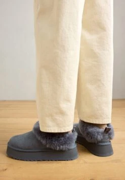 Ugg TAZZELLE - Winter Boots - Moss Green -Shein Fashion Store d65ea4e27e8b4ce698b96cfc1d891767 2