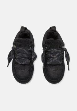 Ugg LOWMEL - Trainers - Black -Shein Fashion Store d779fa0957b04661b8a31e1c9a7baa3e