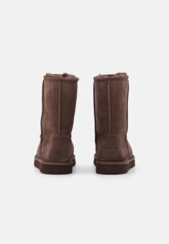 Ugg CLASSIC SHORT II - Classic Ankle Boots - Burnt Cedar -Shein Fashion Store d81fcb6ddf9c4df9bd4570f5c8e771db