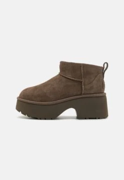 Ugg CLASSIC ULTRA MINI - Ankle Boots - Hickory