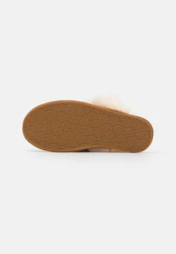 Ugg Scuff Sis - Slippers 8 Ugg Scuff Sis - Slippers -Shein Fashion Store da5dfce0afd745adac9fe2ab7530a710