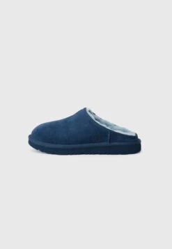 Ugg CLASSIC SLIP ON UNISEX - Slippers - Deep Ocean