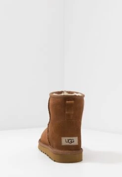 Ugg Classic Mini - Classic Ankle Boots - Chestnut 9 Ugg Classic Mini - Classic Ankle Boots - Chestnut -Shein Fashion Store de7dfeefe13347f4a7dceeb4f76556d1
