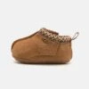 Ugg TASMAN UNISEX - First Shoes - Chestnut