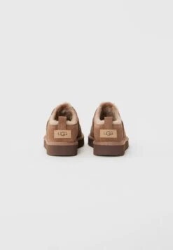 Ugg CLASSIC MICRO UNISEX - Slippers - Rocky Oak 15 Ugg CLASSIC MICRO UNISEX - Slippers - Rocky Oak -Shein Fashion Store e4c7ede9ef354bbf864365e43fcddcc5