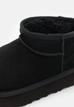 Ugg CLASSIC ULTRA MINI UNISEX - Classic Ankle Boots - Black -Shein Fashion Store e60cfe6455ad49b6b4babfcca23bf91a