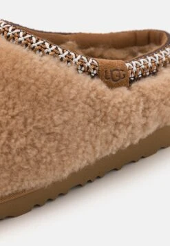 Ugg TASMAN MAXI CURLY UNISEX - Slippers - Chestnut -Shein Fashion Store e8f281a3f3764bf5ae9b88c1561d6f9a