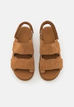 Ugg Goldenstar - Platform Sandals - Chestnut -Shein Fashion Store ea8ff115604045f9a87f2f25bedf30c6