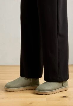 Ugg CLASSIC ULTRA MINI - Winter Boots - Dark Peony -Shein Fashion Store eaf1f0fafd0a4cbd90ad7bac8e4c4b6c 1