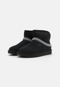 Ugg CLASSIC MINI CRESCENT - Ankle Boots - Black 12 Ugg CLASSIC MINI CRESCENT - Ankle Boots - Black -Shein Fashion Store edd475ddcd91426eaee717de377d79c9