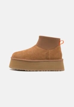 Ugg CLASSIC MINI DIPPER - Platform Ankle Boots - Chestnut